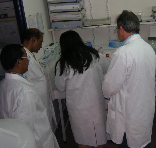 Philippe Prior, le formateur, et les 3 stagiaires PRPV.