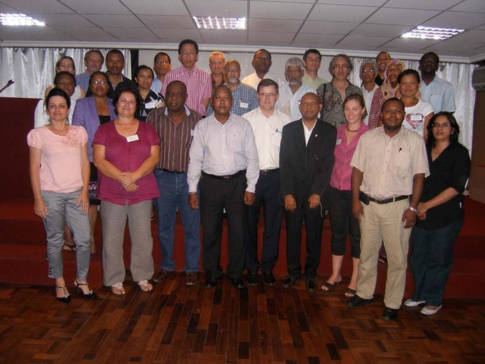 Membres du comité de pilotage du projet Agroécologie réunis le 9 décembre 2010 à la COI. 