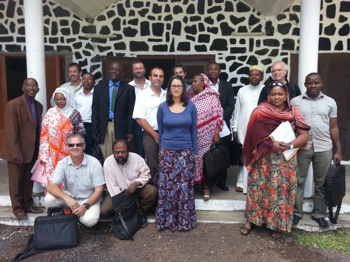 Photo avec la délégation réunionnaise et les membres du gouvernorat de Ngazidja