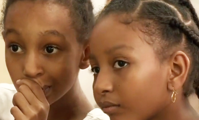 Participants to the workshop "In my garden there are" in Comoros © Sciences Réunion - Serge Marizy