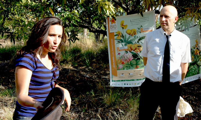 Caroline Gloanec presents the project biphyto to the MP Dominique Potier