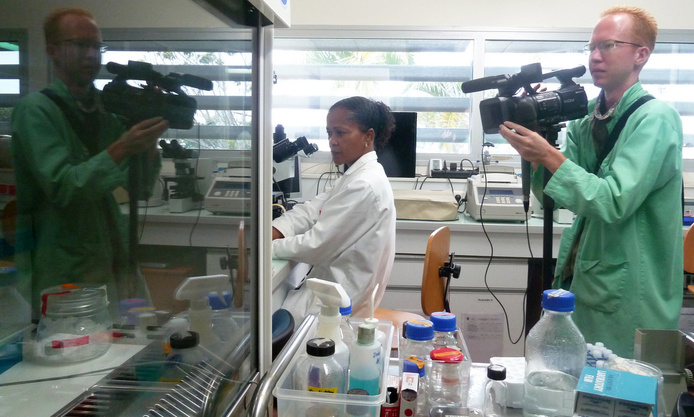 Laboratory of the Plant Clinic when the Cofrac certification was announced to the press © Cirad - Shannti Dinnoo