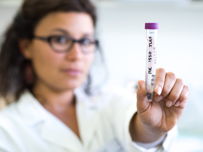 Maëva Vinot stocke les auxiliaires récoltés pour les étudier